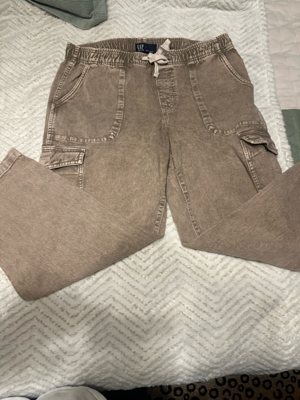 GAP Men's Cargo Pants in Taupe Brown with Drawstring Waist